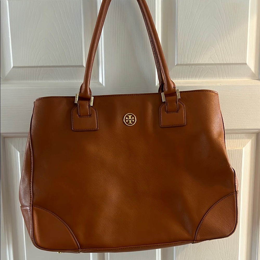 Tory Burch Brown Tote Bag with Structured Shape and Leather Material